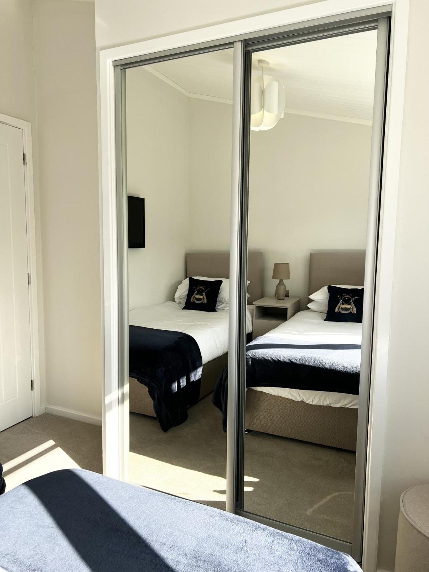 Diddly Squat Lodge With Hot Tub, Pendle View Holiday Park 클리데로 외부 사진
